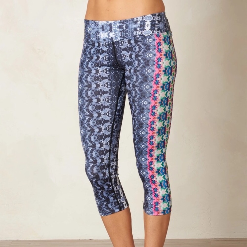 PRANA | Women's Roxanne Capri Black Hydrobloom
